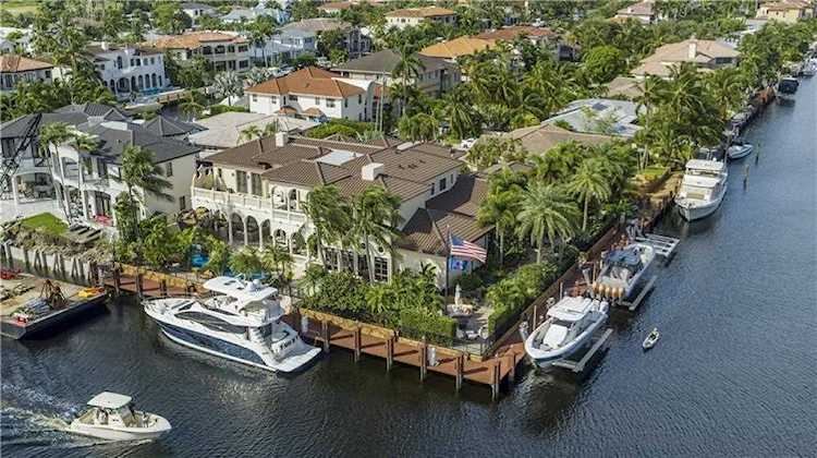2457 NE 26th St Lighthouse Point, FL 33064