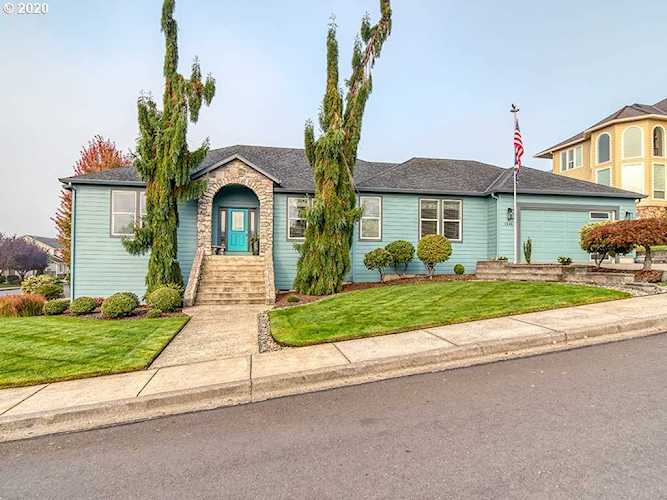 1806 E Gaither Ave La Center, WA 98629