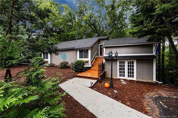 16112 Tana Tea Circle Tega Cay, SC 29708