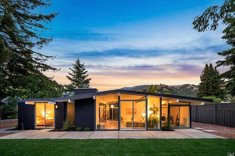 21 Zephyr Court San Rafael, CA 94903