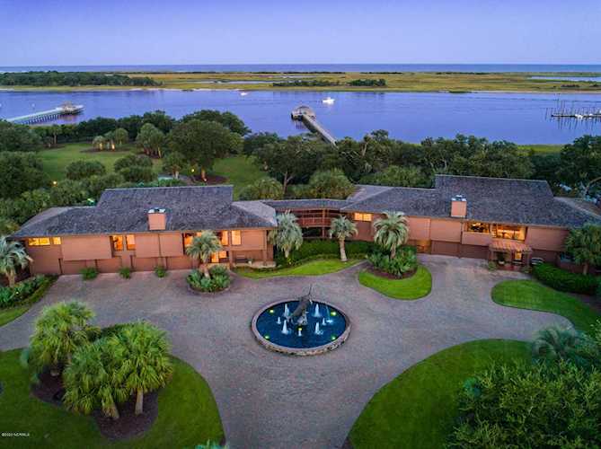 7422 Sea Lilly Lane Wilmington, NC 28409