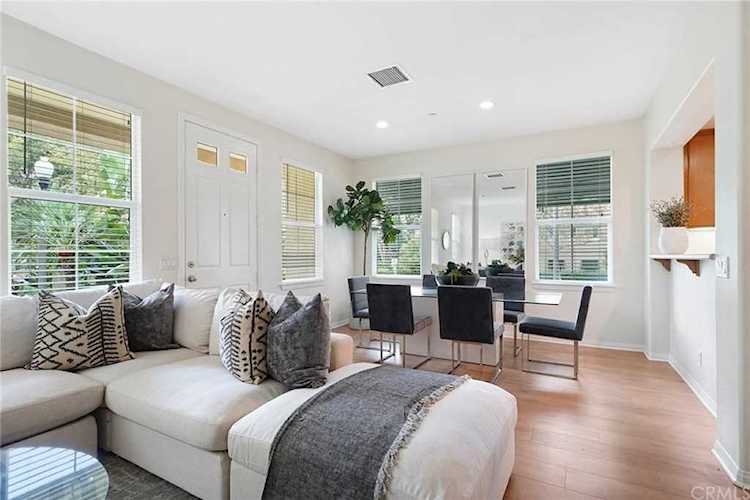 52 Perennial Irvine, CA 92603