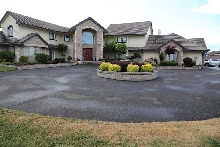 560 Arnold Ln Medford, OR 97501