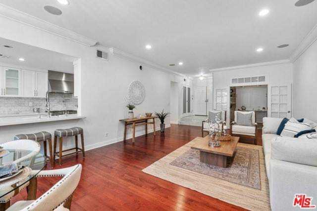 315 N Swall Drive #202 Beverly Hills, CA 90211