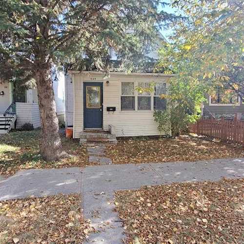 925 1 Ave NW Calgary, AB t2n 0a6