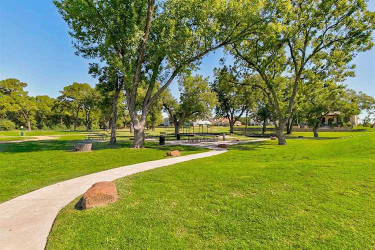 100 Mcnaughton Lane Westworth Village, TX 76114