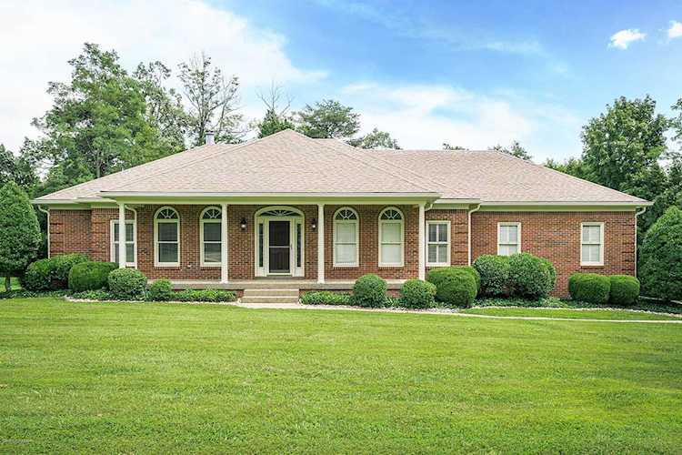4001 Maple Hurst Dr Crestwood, KY 40014