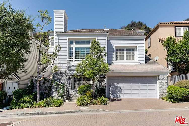 2521 Cardigan Court Los Angeles, CA 90077