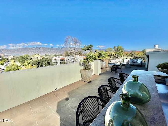 920 Granite Drive #406 Pasadena, CA 91101