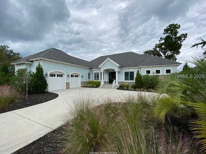 94 Farnsleigh Ave Bluffton, SC 29910