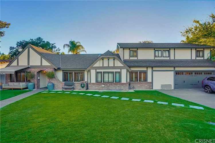 5049 Bluebell Avenue Valley Village, CA 91607