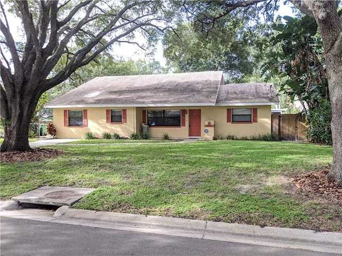3415 W Carrington St Tampa, FL 33611