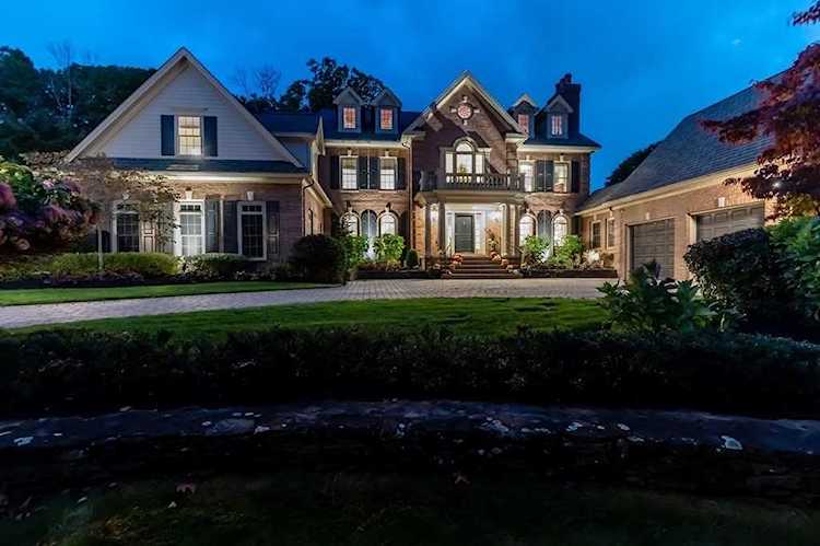 9 Prides Circle Andover, MA 01810