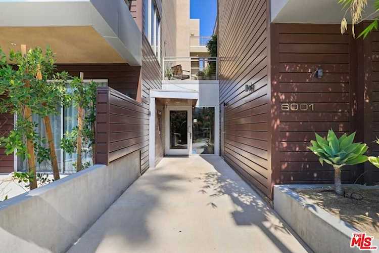 6001 Carlton Way #411 Los Angeles, CA 90028