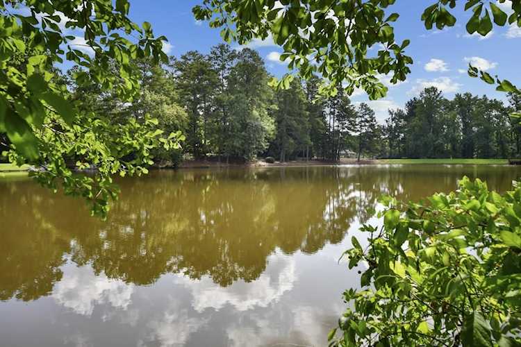 9760 Hillside Dr Roswell, GA 30076