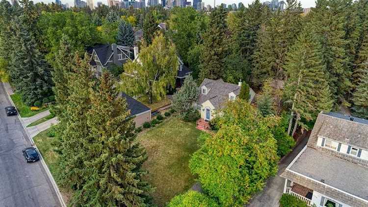 3014 10 St SW Calgary, AB T2T 3H5