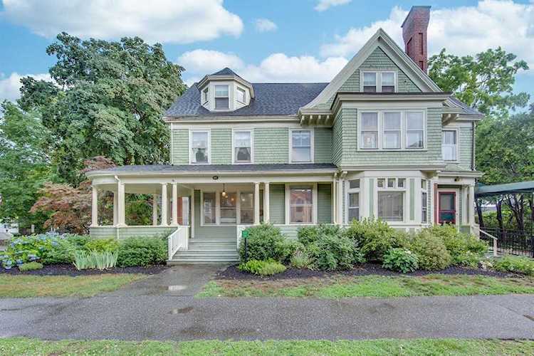107 Main St Andover, MA 01810