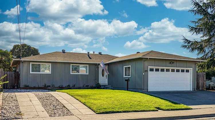 1610 Annetta Drive Petaluma, CA 94954
