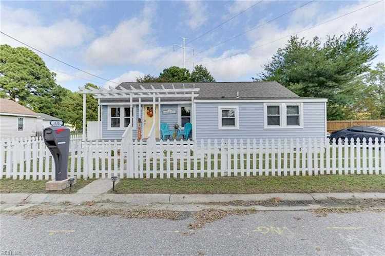 636 Hemlock Ave Hampton, VA 23661