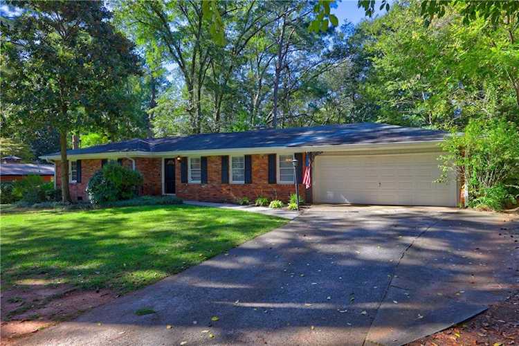 135 Elaine Dr Roswell, GA 30075