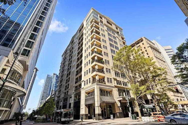 230 Tryon St Charlotte, NC 28202