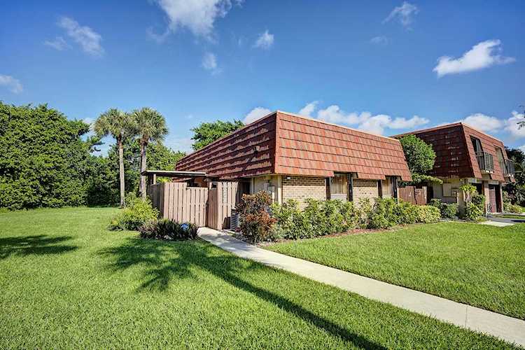 8252 Boca Rio Drive Boca Raton, FL 33433