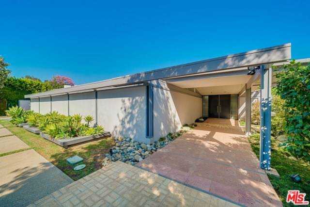 382 N Saltair Avenue Los Angeles, CA 90049
