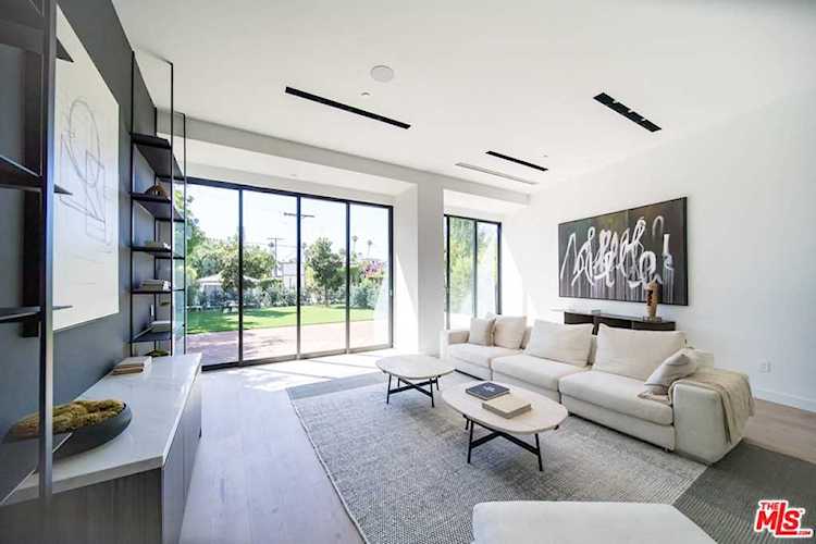 12223 Gorham Avenue Los Angeles, CA 90049