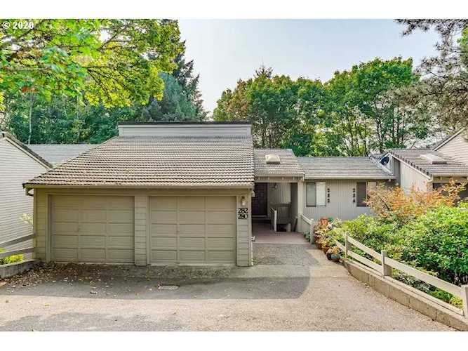 280 Cervantes Lake Oswego, OR 97035