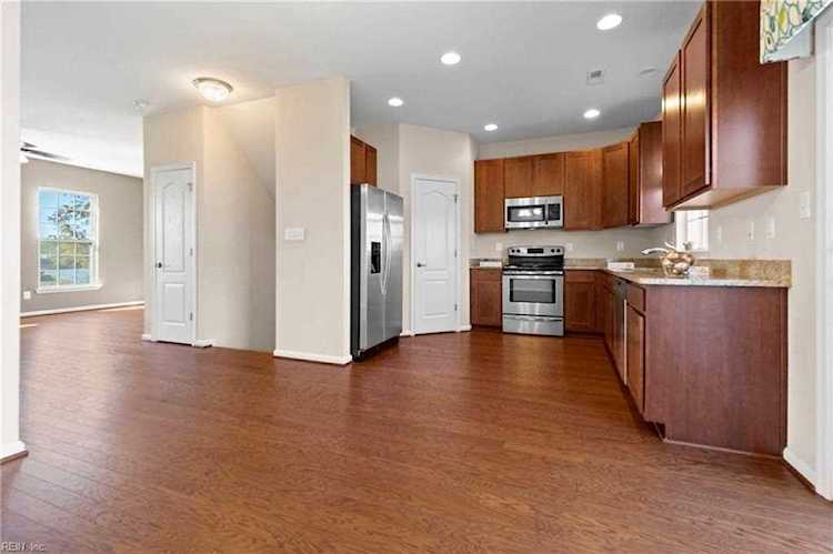 507 Waterside Dr Hampton, VA 23666