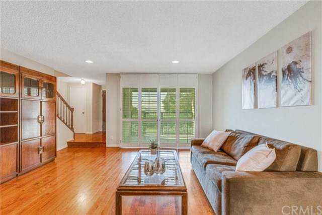9558 Via Salerno Burbank, CA 91504