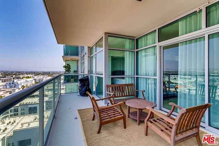 13700 Marina Pointe Drive #1520 Marina Del Rey, CA 90292