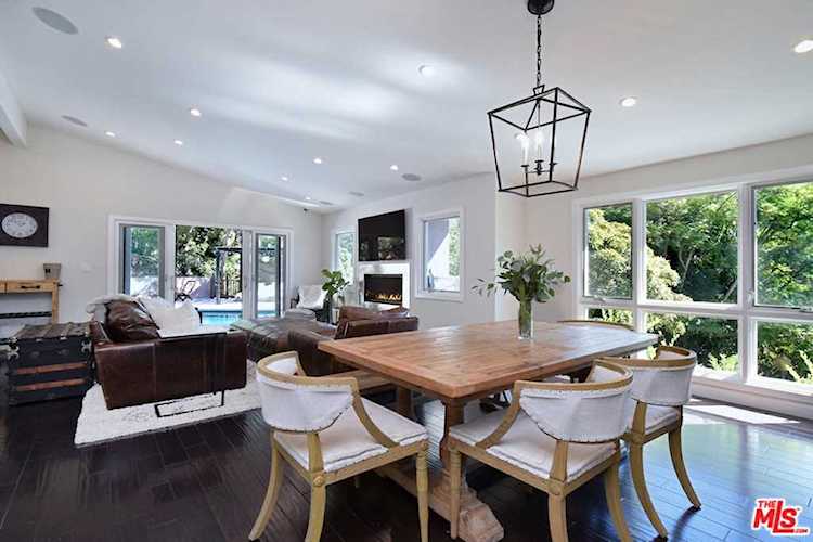 400 N Skyewiay Road Los Angeles, CA 90049