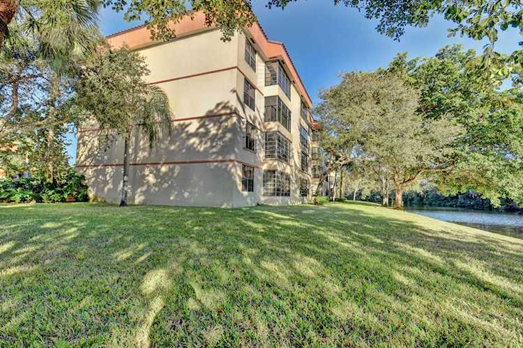 4132 S Carambola Circle #F206 Coconut Creek, FL 33066