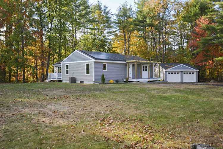 435 Mountain Rd Concord, NH 03301