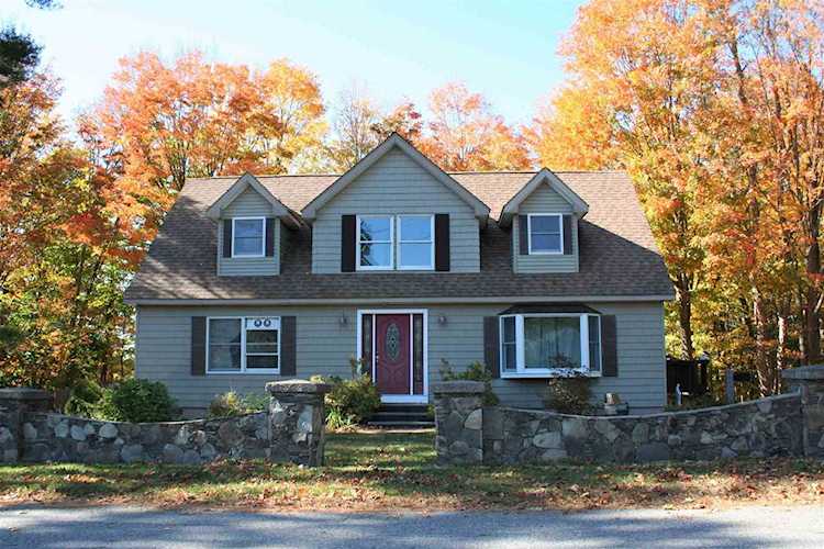 2 Josephine Dr Hampton, NH 03842