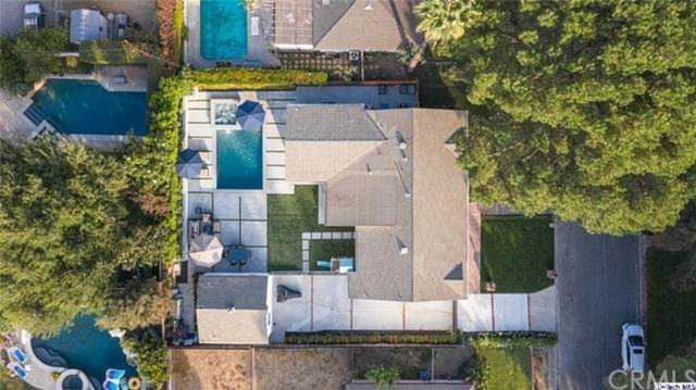325 Nancy Way La Canada Flintridge, CA 91011