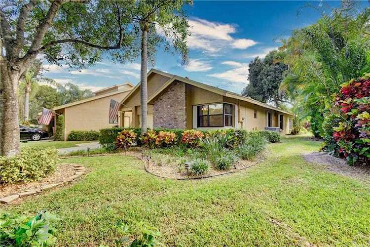2560 Calamondin Cir Coconut Creek, FL 33063