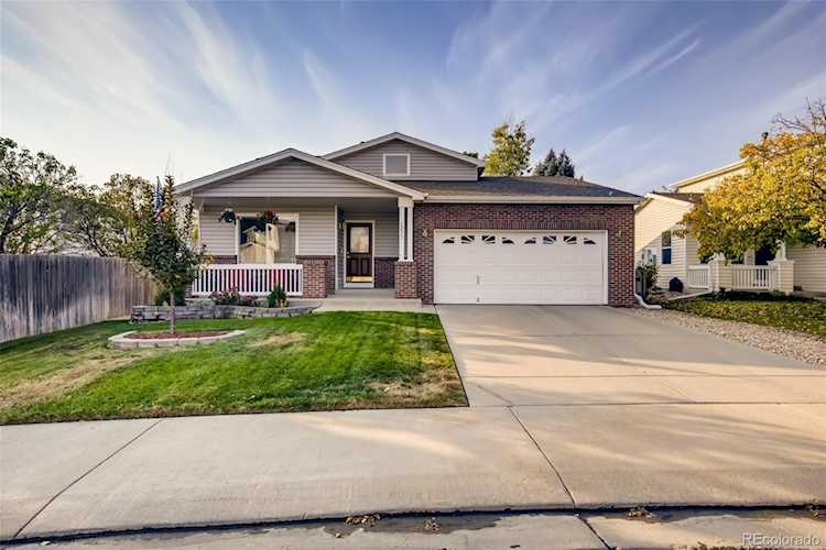 1233 Fall River Circle Longmont, CO 80504