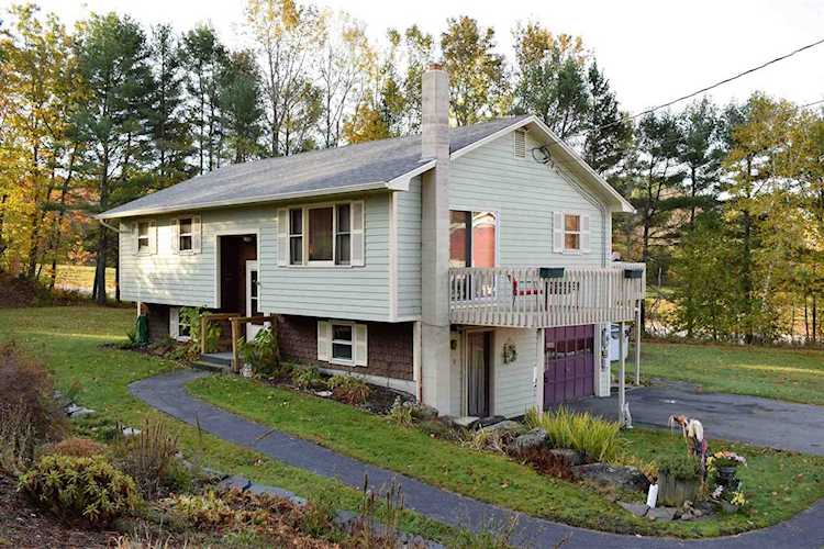 38 Kelley Ln Littleton, NH 03561