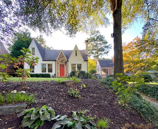 402 Lakeshore Dr NE Atlanta, GA 30307