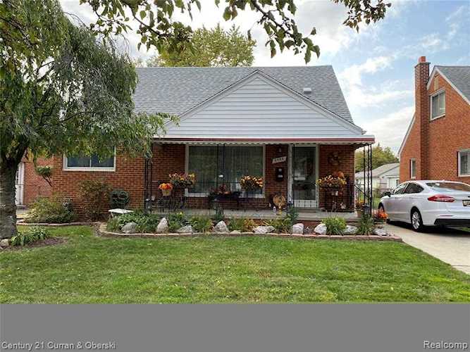 9086 Mckinley St Taylor, MI 48180