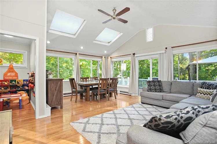 10 Rushmore Circle Stamford, CT 06905