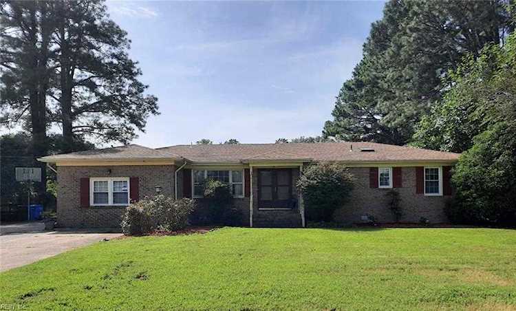 1320 Blackwater Rd Chesapeake, VA 23322