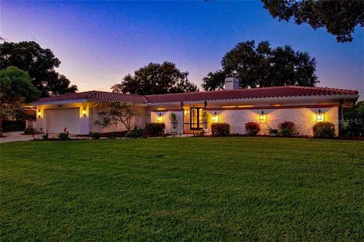 3243 Pine Valley Dr Sarasota, FL 34239