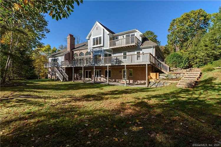 215 South Lake Drive Stamford, CT 06903
