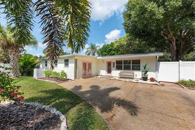 2363 Milford CIRCLE Sarasota, FL 34239