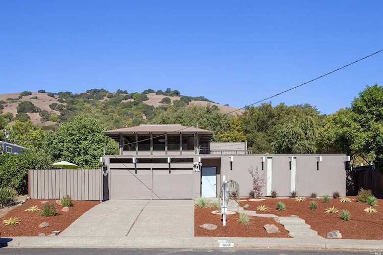 872 Appleberry Drive San Rafael, CA 94903
