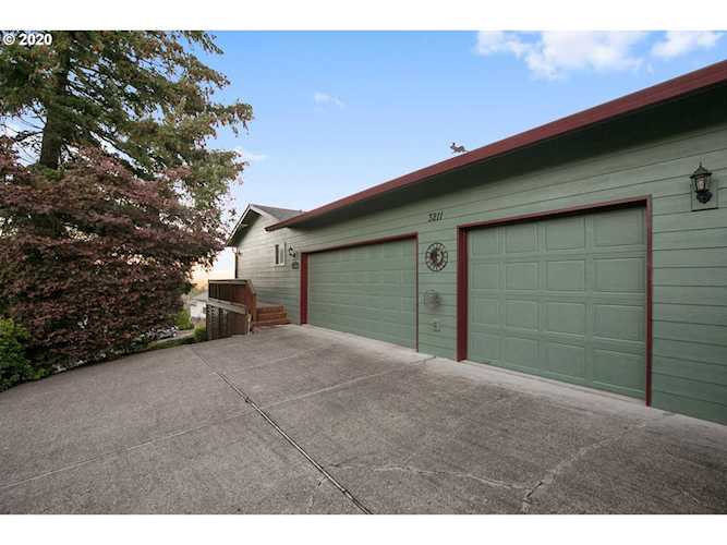 3211 NW Ivy Ln Camas, WA 98607