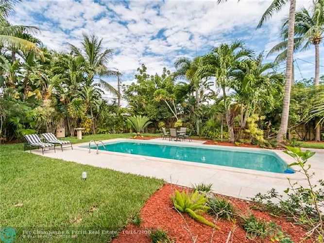 1637 N Victoria Park Rd Fort Lauderdale, FL 33305